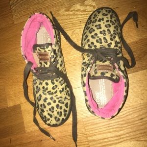 Girls cheetah print TOMS
